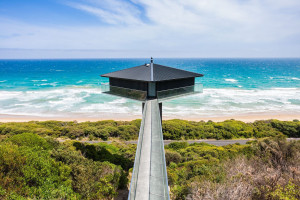 Dramatic Oceanfront House in Australia