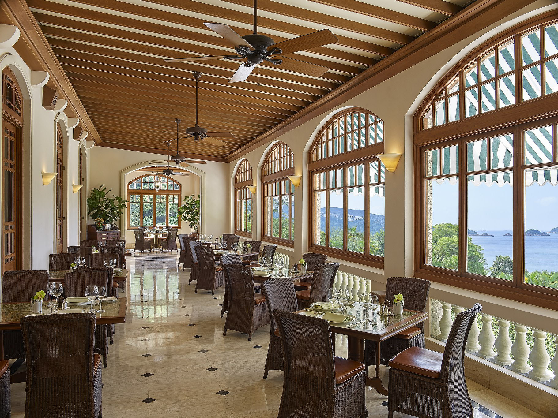 Elegant Romantic Restaurant Interior