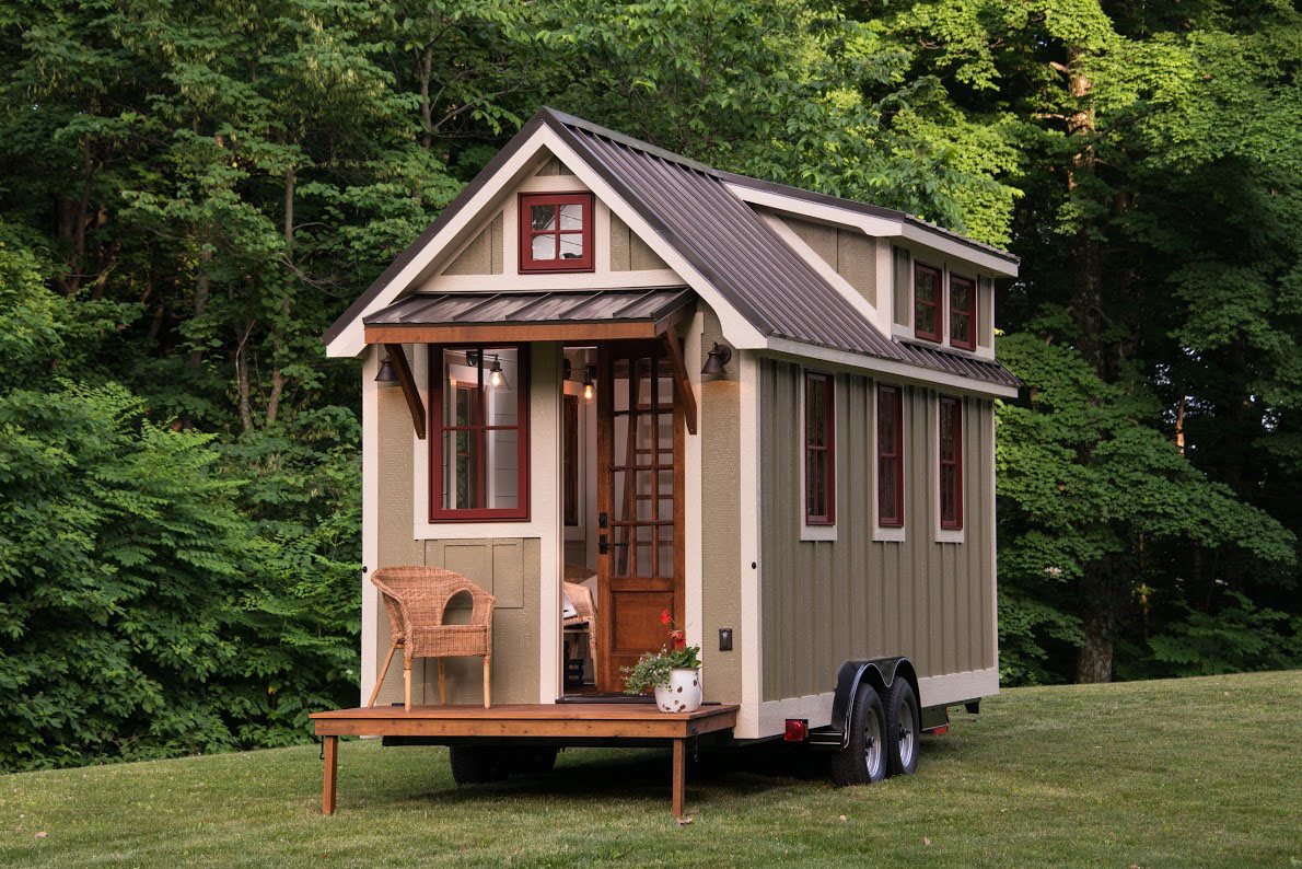 Cozy Tiny House with Porch