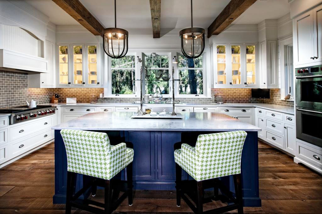 Rustic Elegant Kitchen with Wood Beams