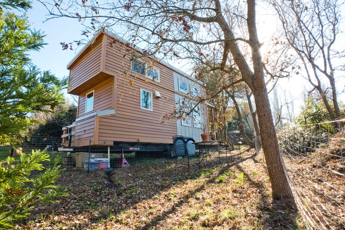 Self-sustaining Solar Tiny House