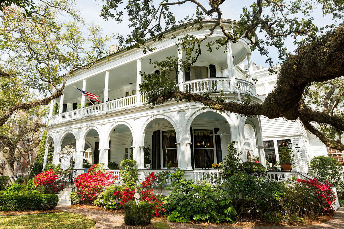 American Queen Anne Revival Architecture