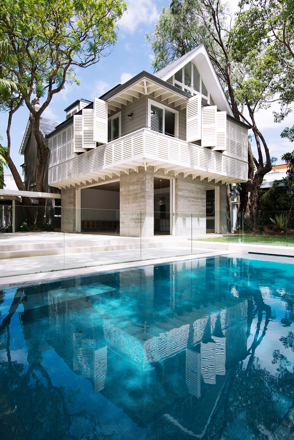 Villa with Large Backyard and Pool