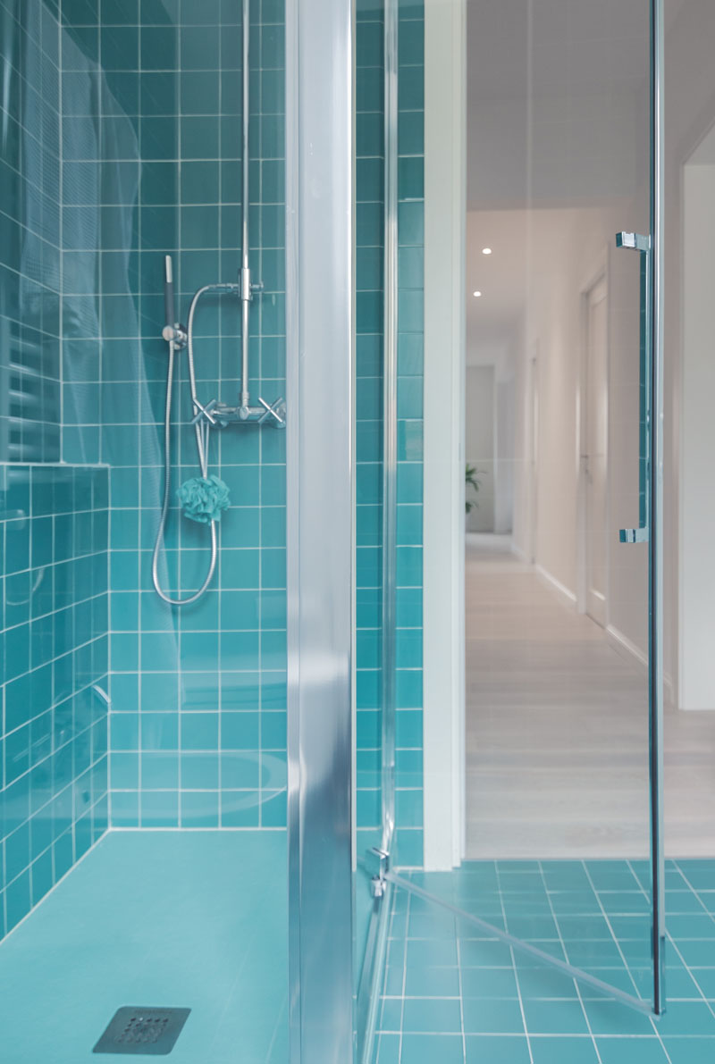 Modern Turquoise Bathroom