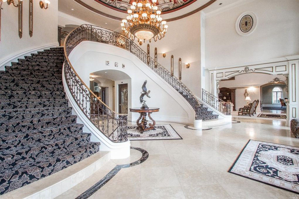 Double Grand Staircase